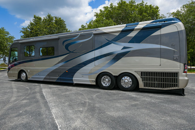 2008 Country Coach Magna For Sale