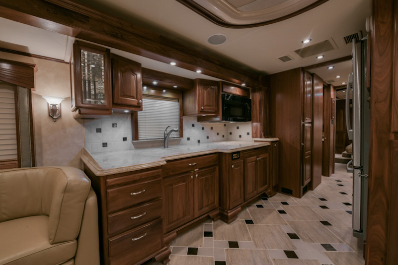 2008 Country Coach Magna For Sale