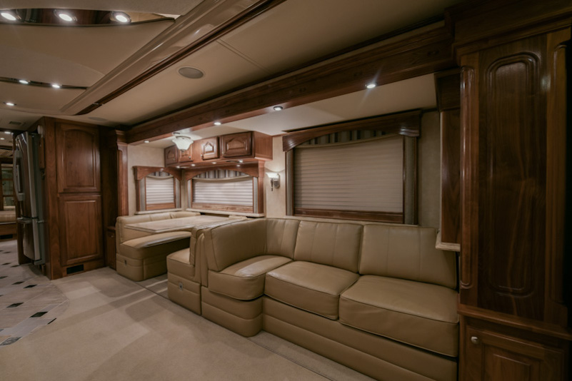 2008 Country Coach Magna For Sale