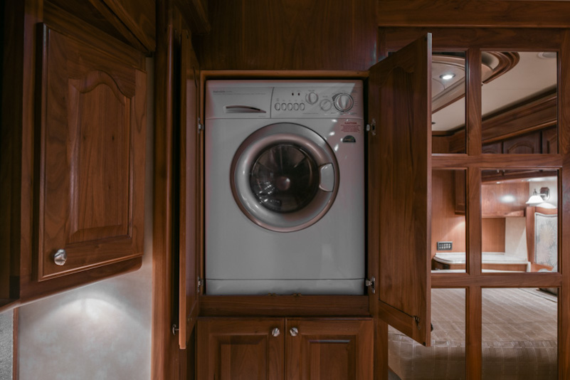 2008 Country Coach Magna For Sale