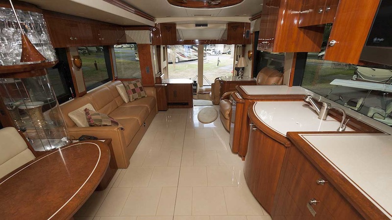2008 Prevost Parliament H3-45 For Sale