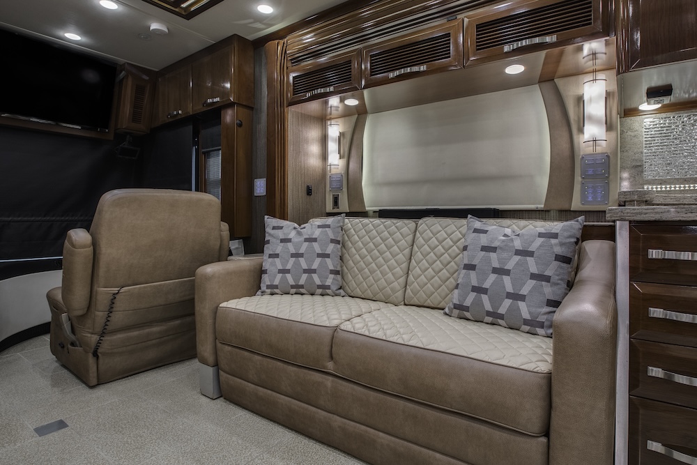 2014 Newmar King Aire 4593 Triple Slide # 100478