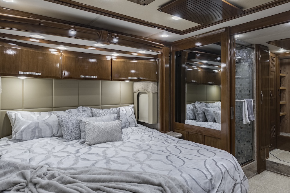 2014 Newmar King Aire 4593 Triple Slide # 100478