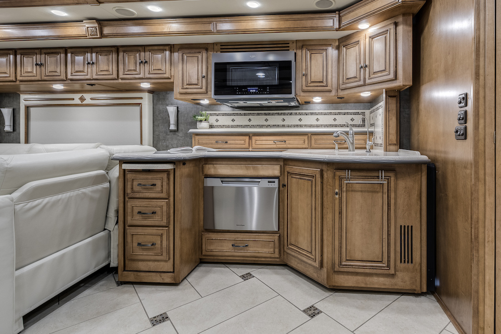 2014 Prevost Winnebago Tour For Sale