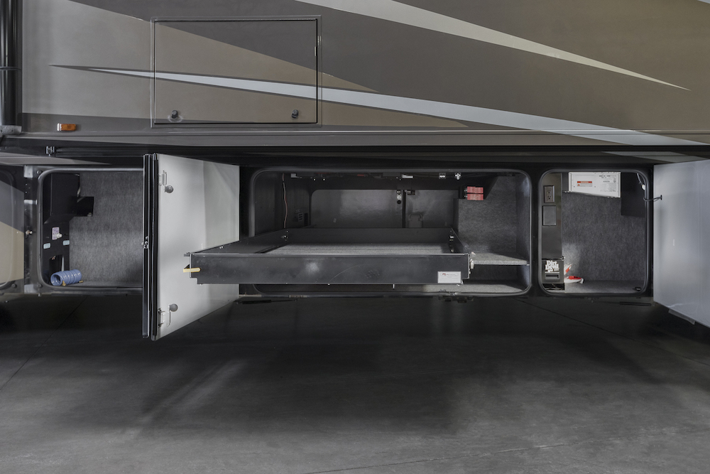 2014 Prevost Winnebago Tour For Sale