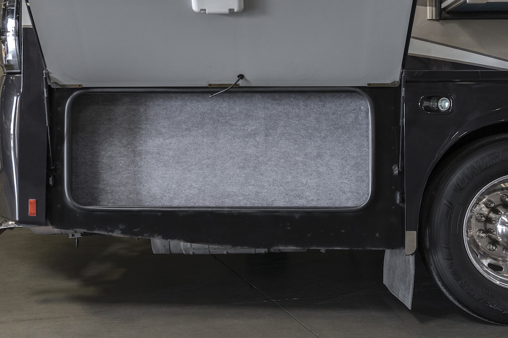 2014 Prevost Winnebago Tour For Sale