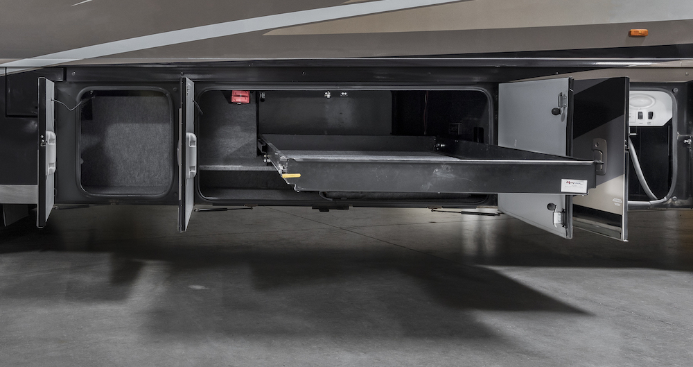 2014 Prevost Winnebago Tour For Sale