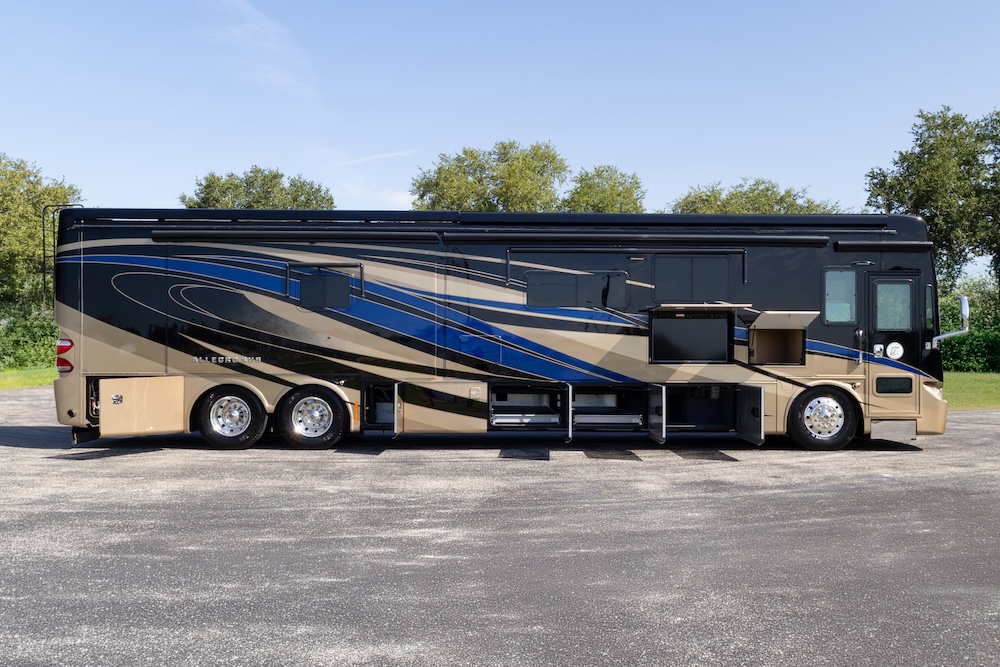 2016 Tiffin For Sale