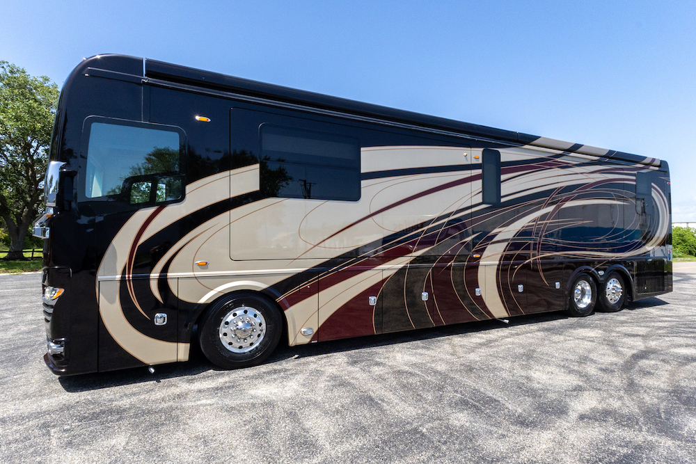 2019 Foretravel Realm For Sale