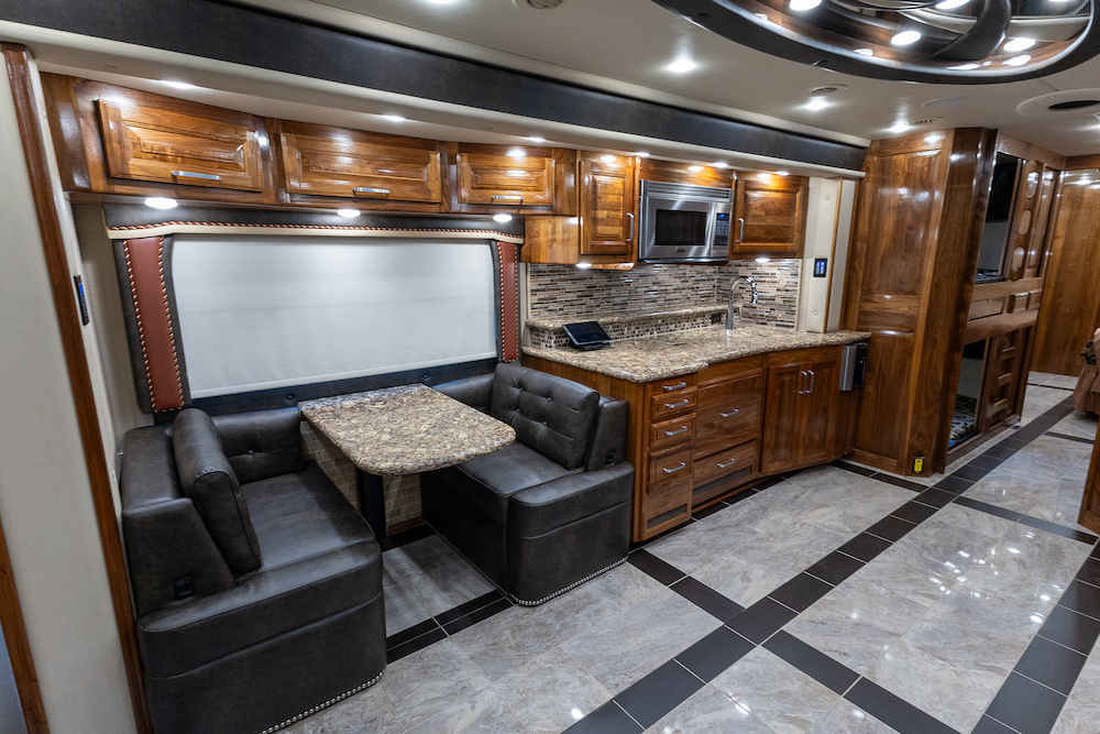2019 Foretravel Realm For Sale