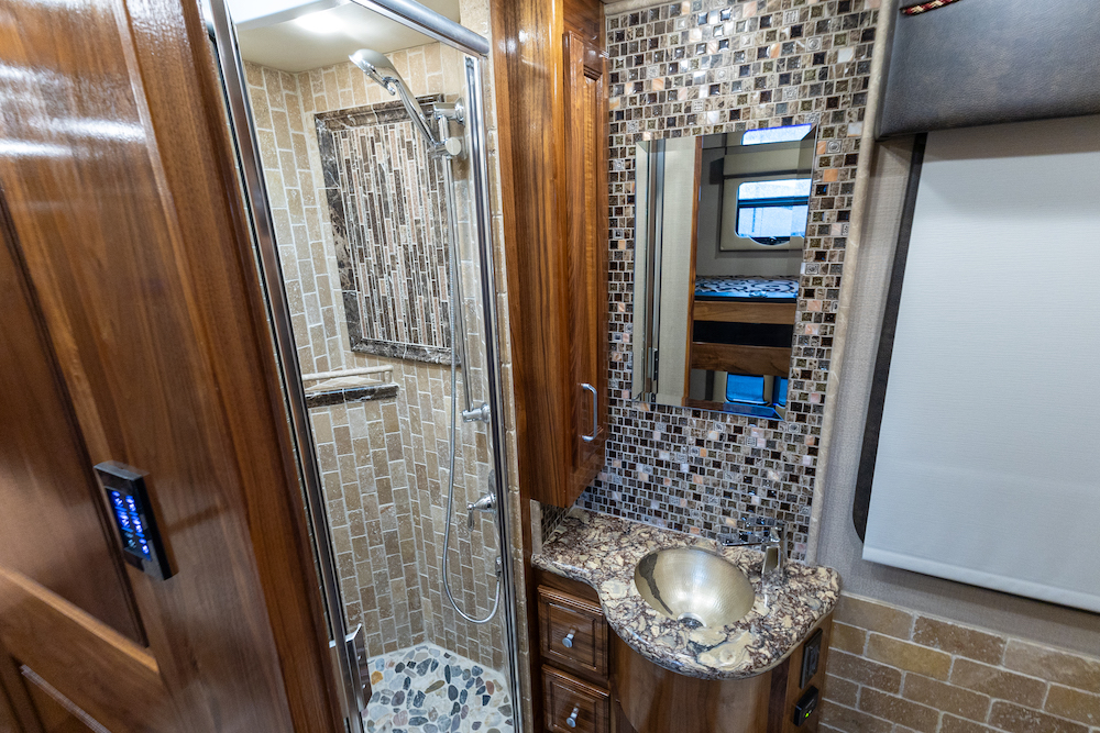 2019 Foretravel Realm For Sale
