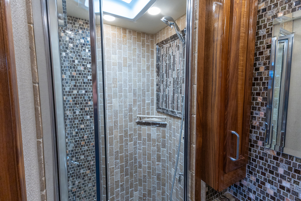 2019 Foretravel Realm For Sale