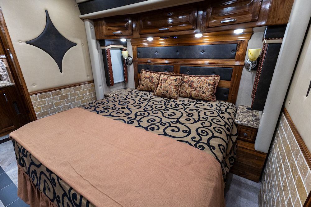 2019 Foretravel Realm For Sale