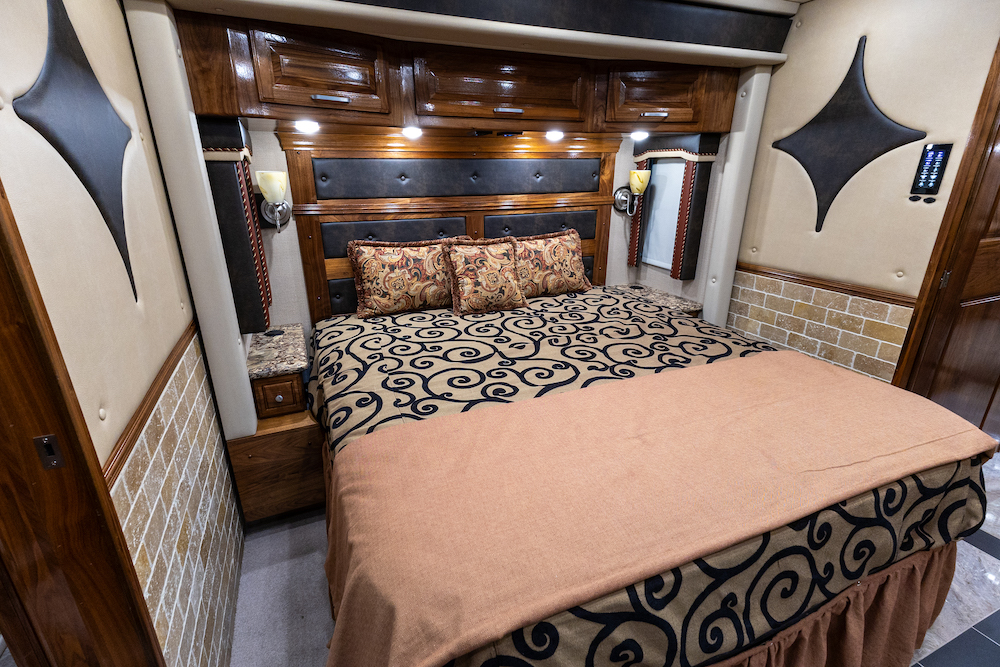 2019 Foretravel Realm For Sale