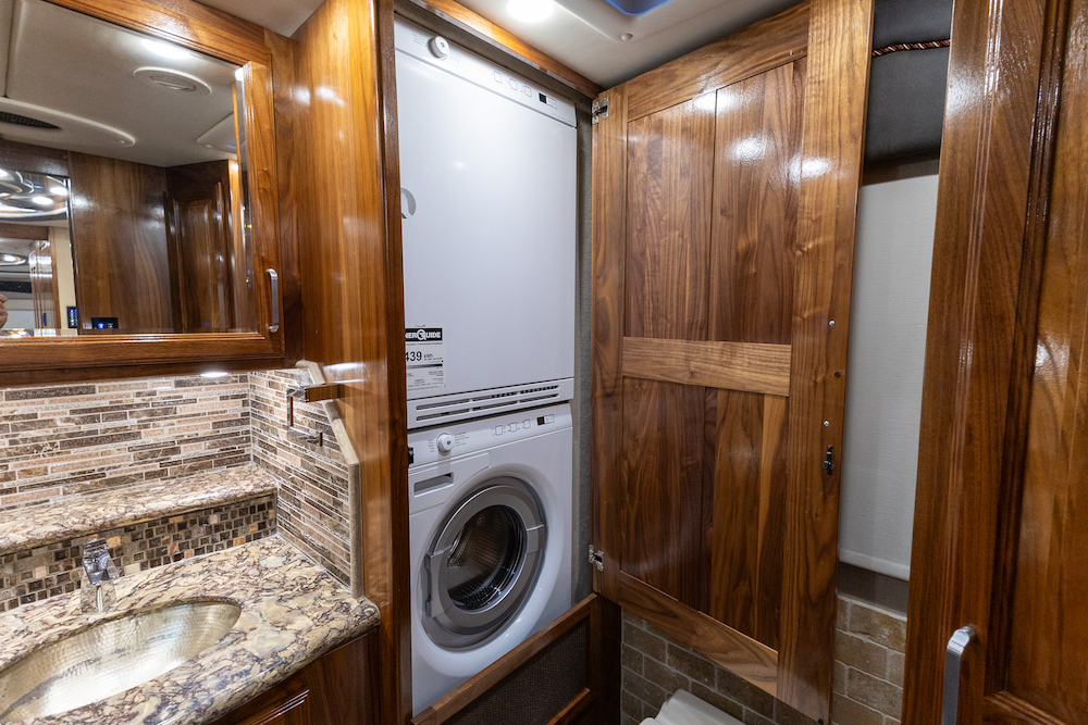 2019 Foretravel Realm For Sale