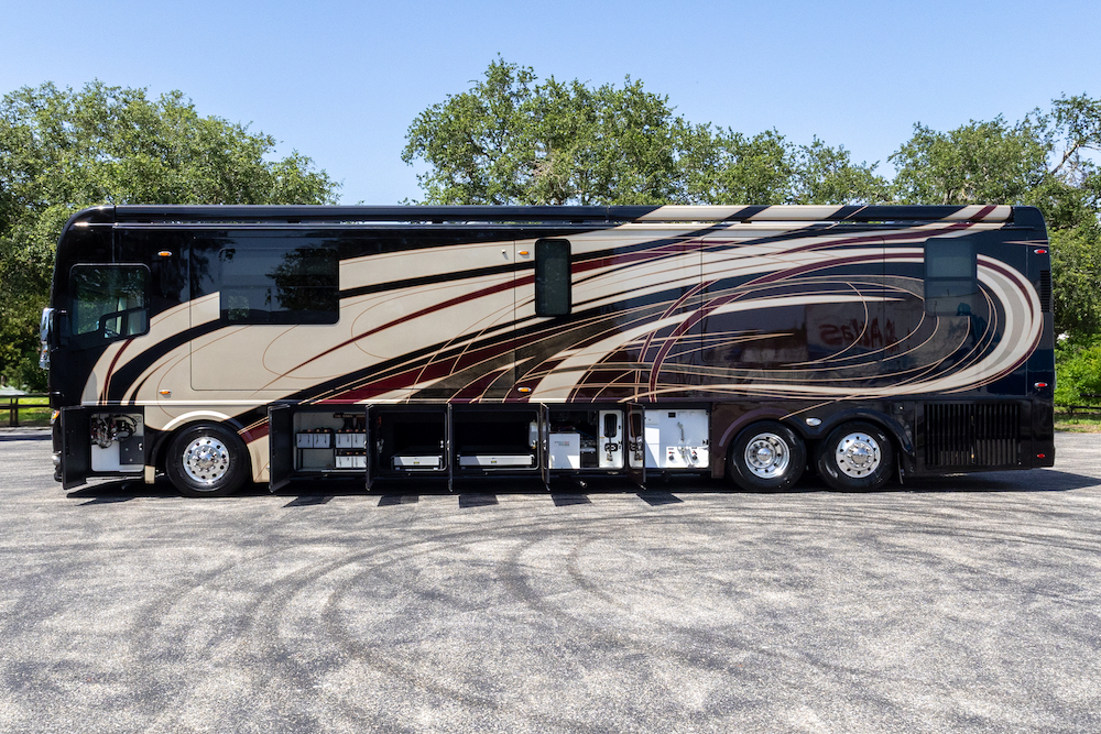 2019 Foretravel Realm For Sale