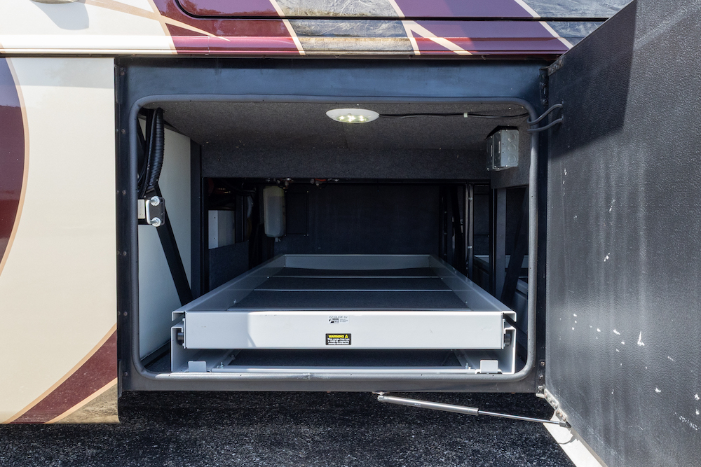 2019 Foretravel Realm For Sale