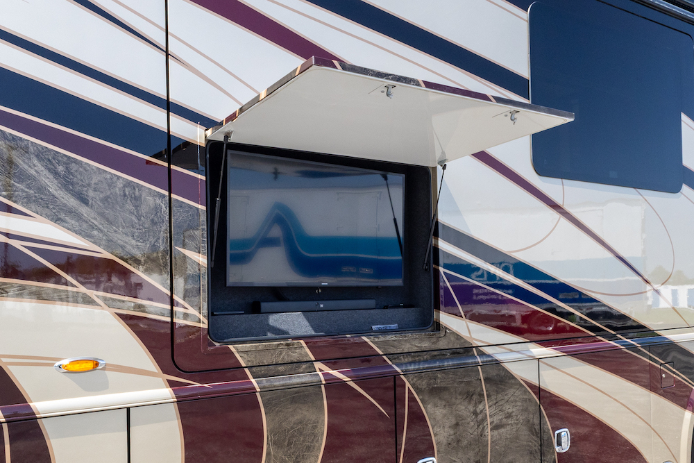 2019 Foretravel Realm For Sale