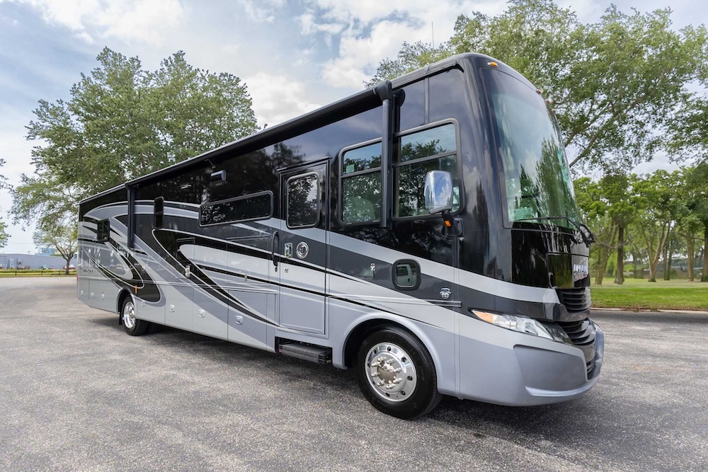 2020 Tiffin  For Sale