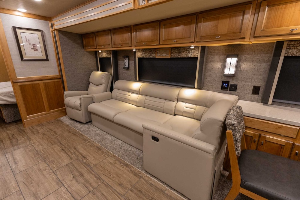 2020 Tiffin  For Sale