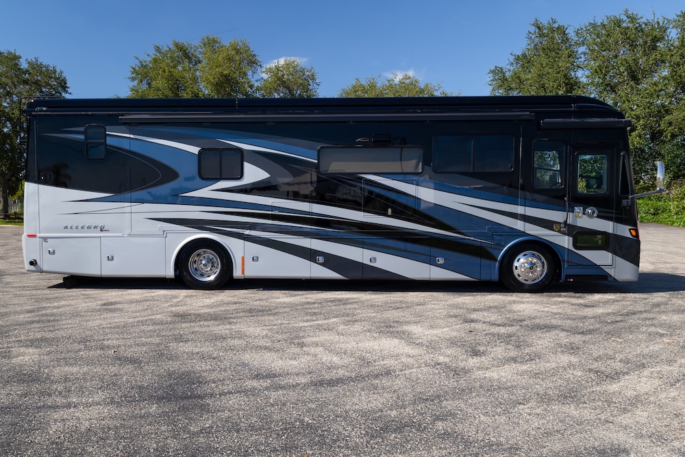 2022 Tiffin Allegro Red For Sale
