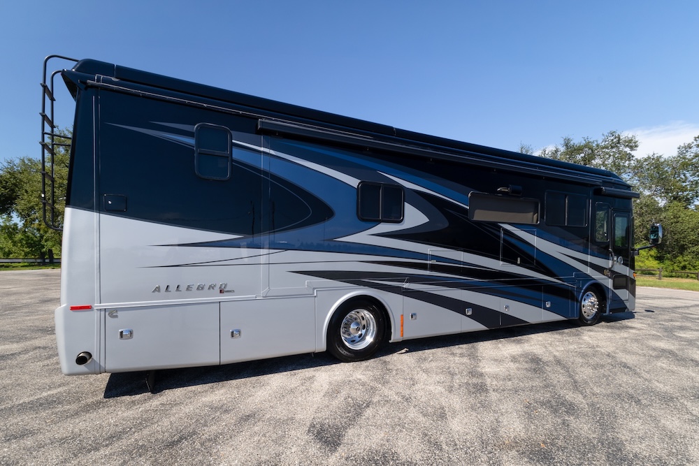 2022 Tiffin Allegro Red For Sale
