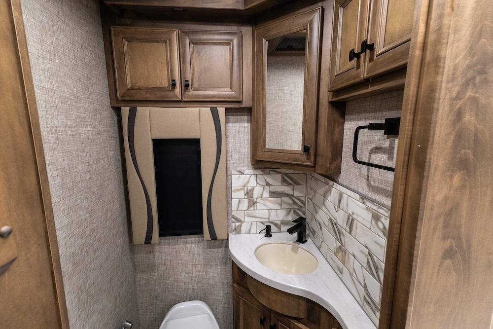 2024 Tiffin Pheaton For Sale