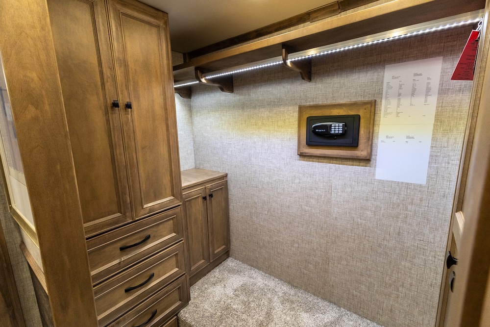 2024 Tiffin Pheaton For Sale