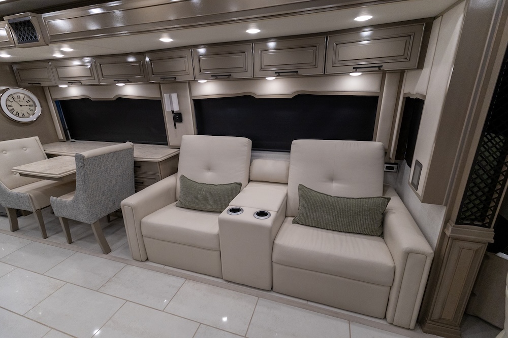 2025 Newmar London Aire For Sale