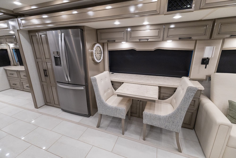 2025 Newmar London Aire For Sale