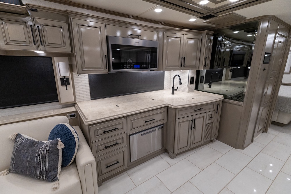 2025 Newmar London Aire For Sale