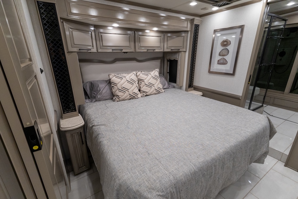 2025 Newmar London Aire For Sale