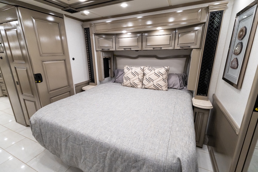 2025 Newmar London Aire For Sale
