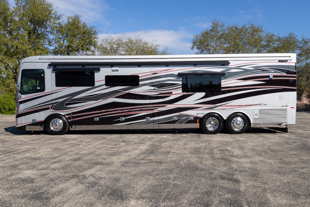 2025 Tiffin Zephyr For Sale