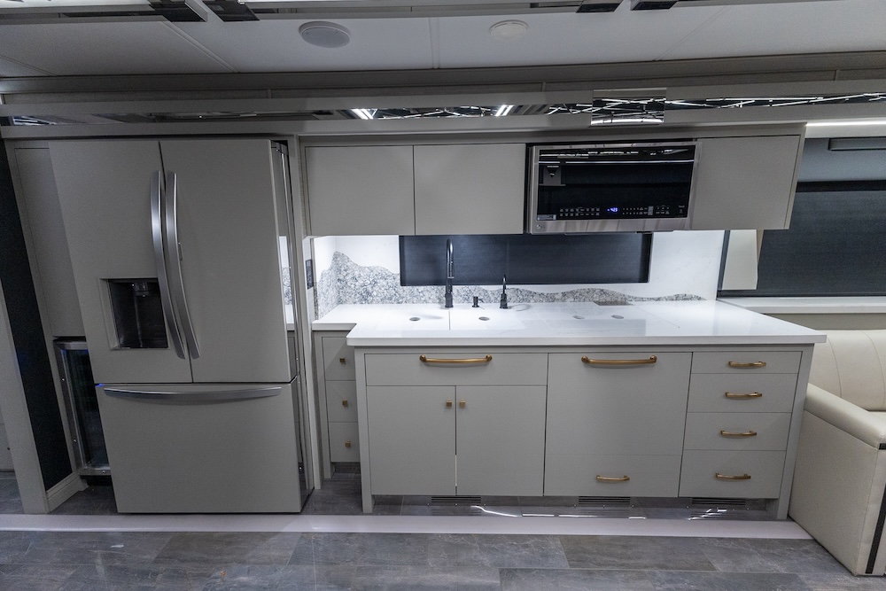 2025 Tiffin Zephyr For Sale