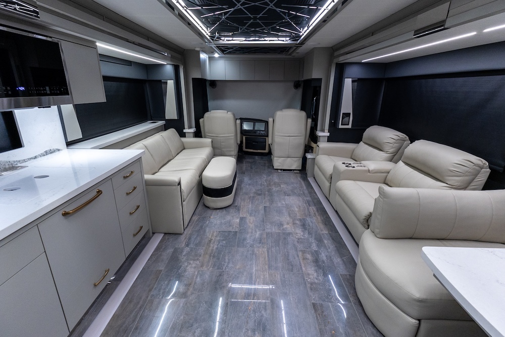 2025 Tiffin Zephyr For Sale