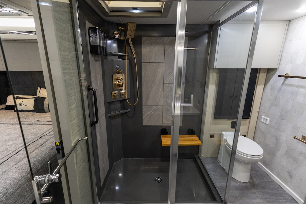 2025 Tiffin Zephyr For Sale