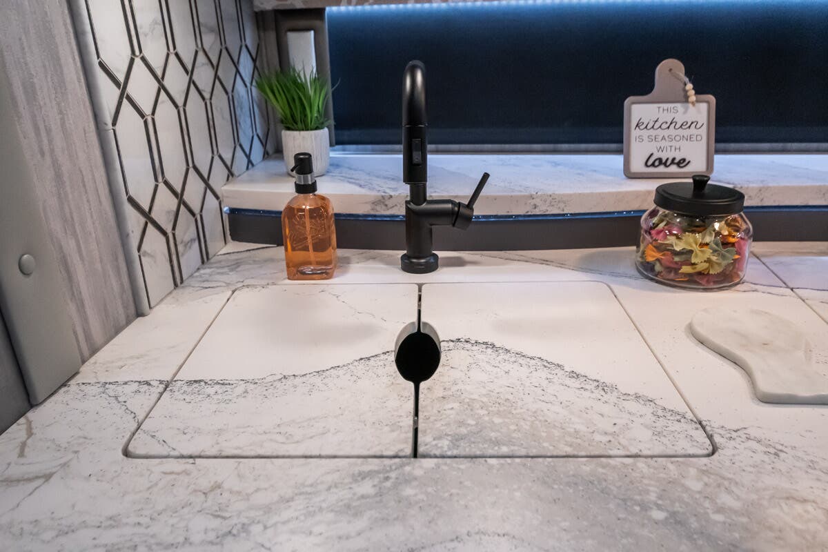 Bus-Stuff.com Class A Rv For Sale