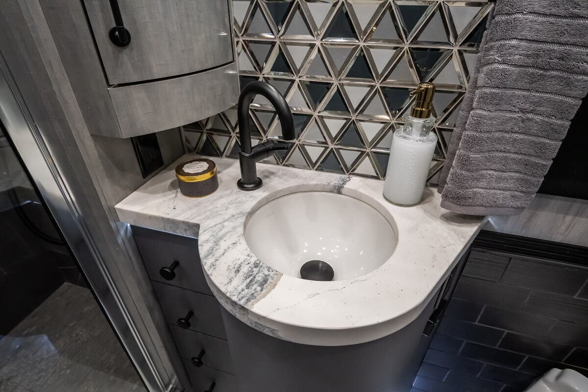 Bus-Stuff.com Class A Rv For Sale