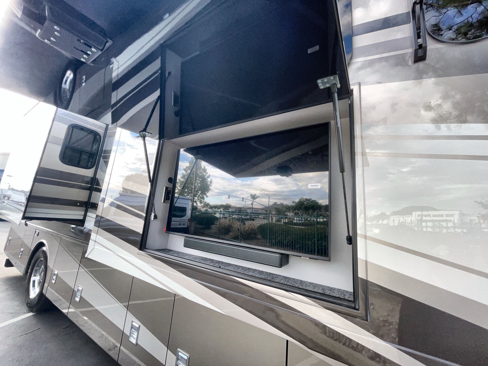 Bus-Stuff.com Class A Rv For Sale