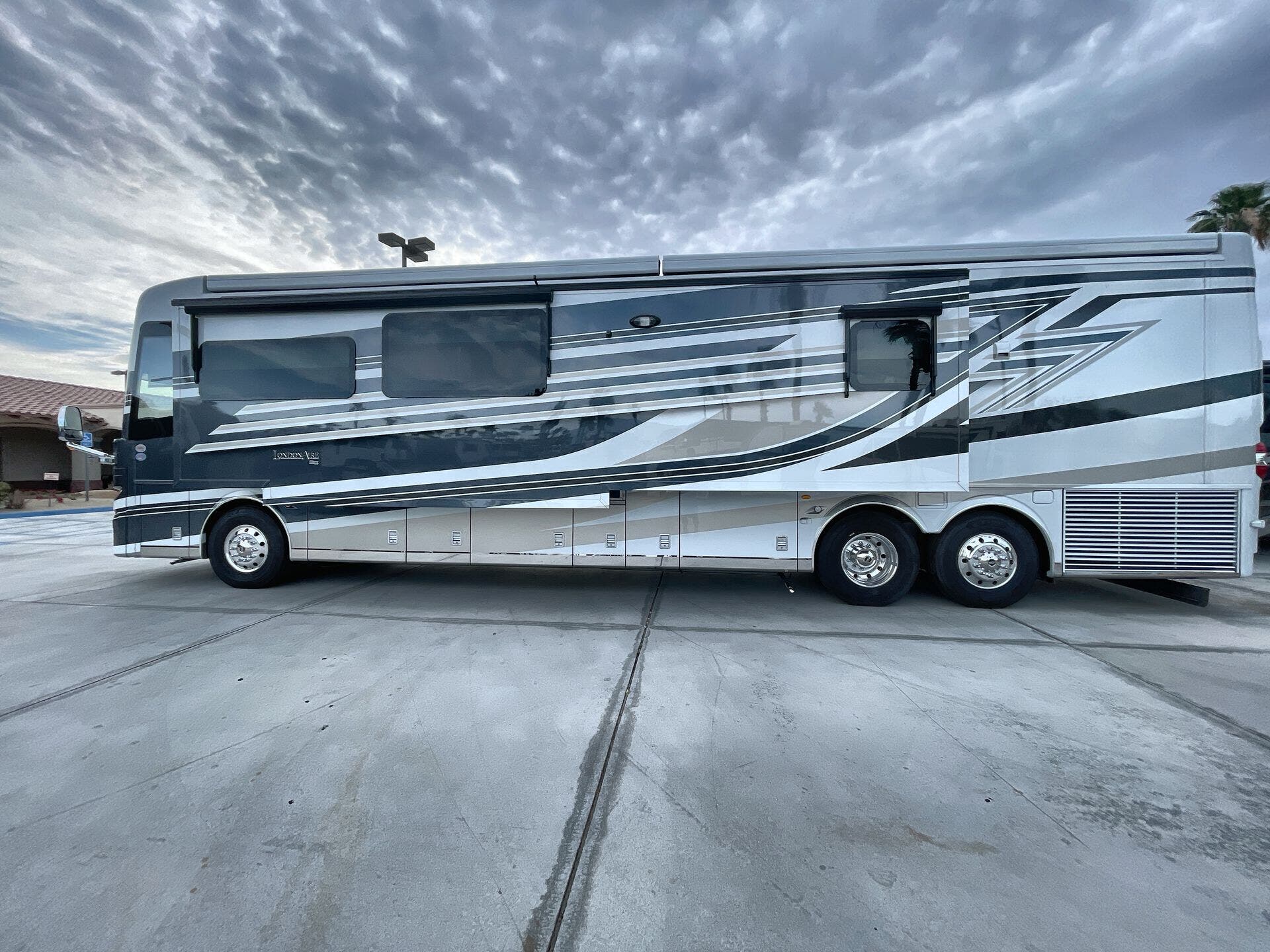 Bus-Stuff.com Class A Rv For Sale